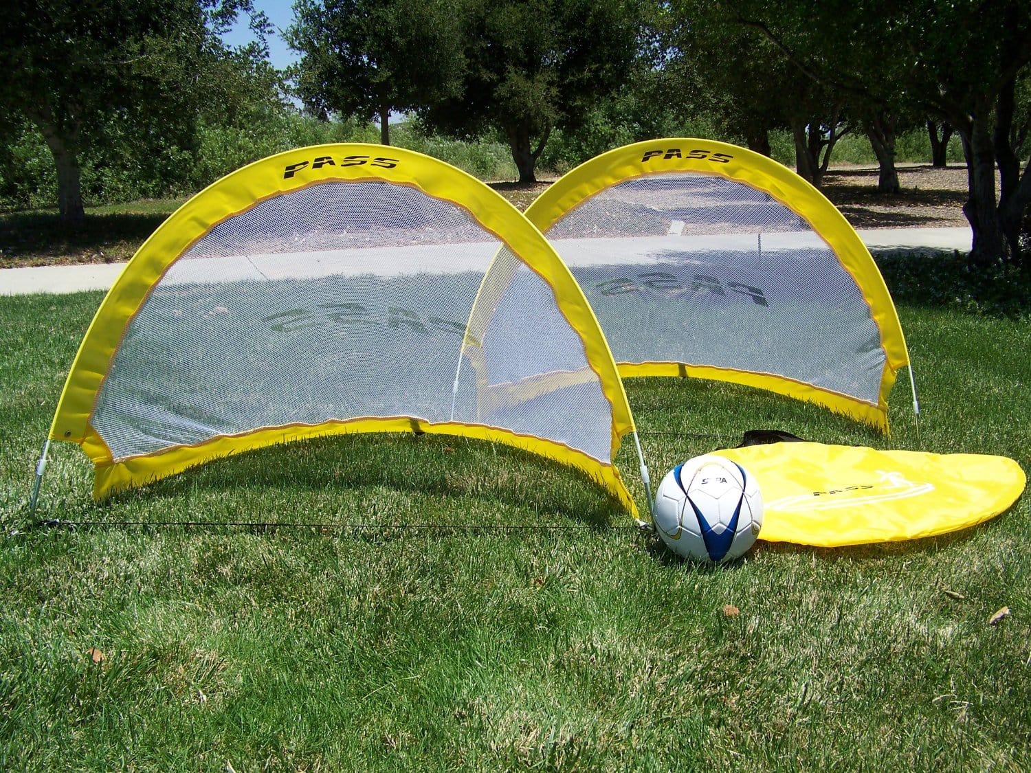 Vallerta - Portable 4 and 5 ft Foldable Soccer Goals With Carry Bag - Image 5
